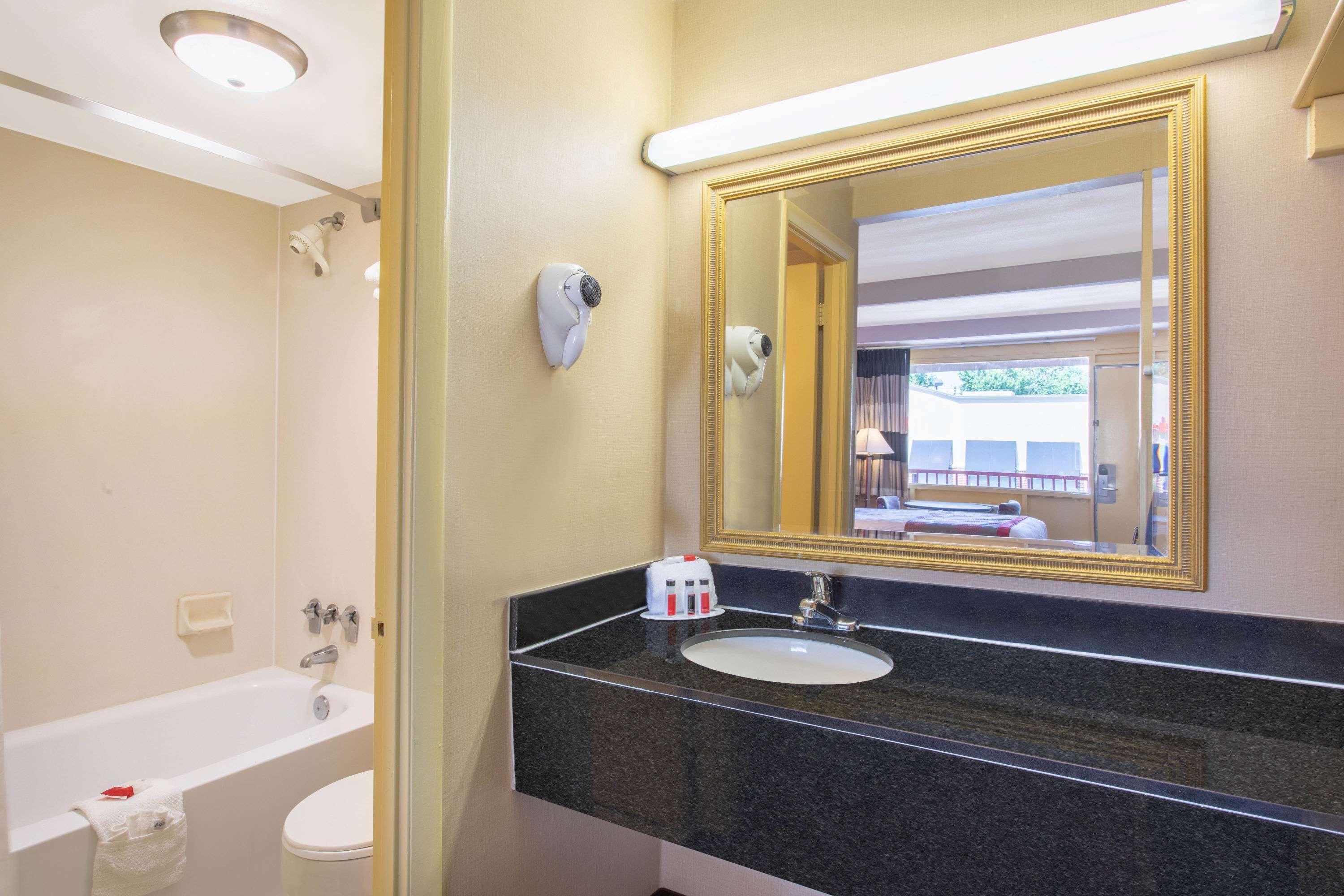 Ramada Limited Cockeysville Ngoại thất bức ảnh